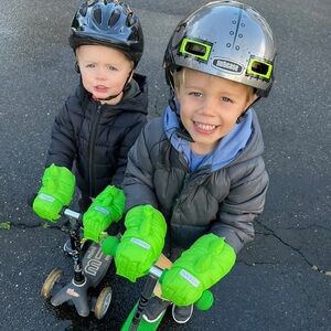 NWT 7AM ENFANT KIDS SCOOTER WARMMUFFS